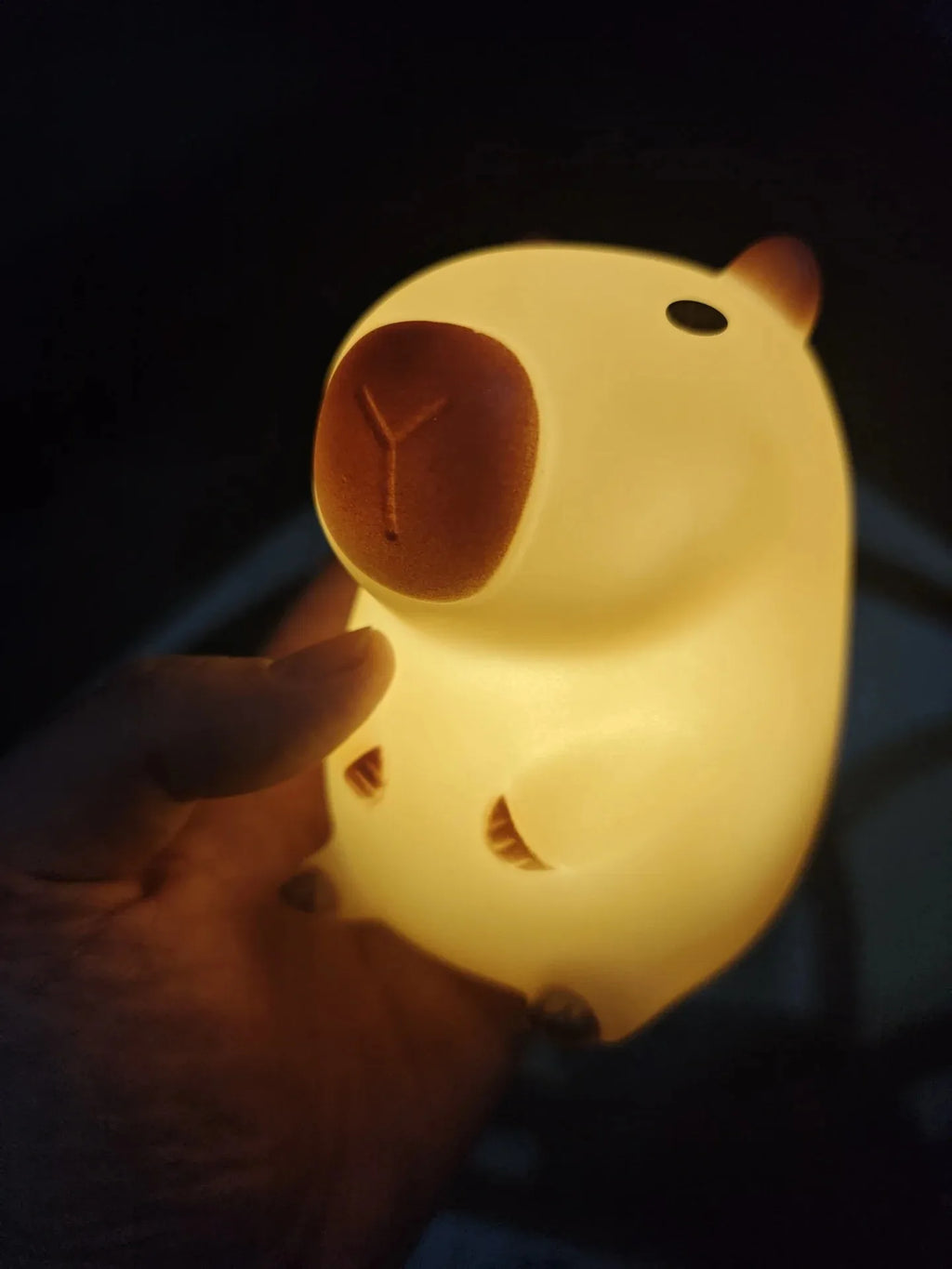 Cute Capybara LED Night Light – Silicone Animal Bedside Lamp for Kids Room Decor