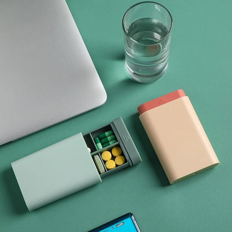Portable Travel Pill Organizer – 6 Grid Vitamin & Medicine Storage Box